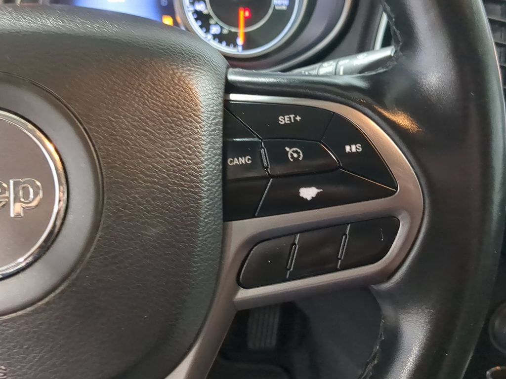 Used 2019 Jeep Cherokee Limited AWD/4WD image 30