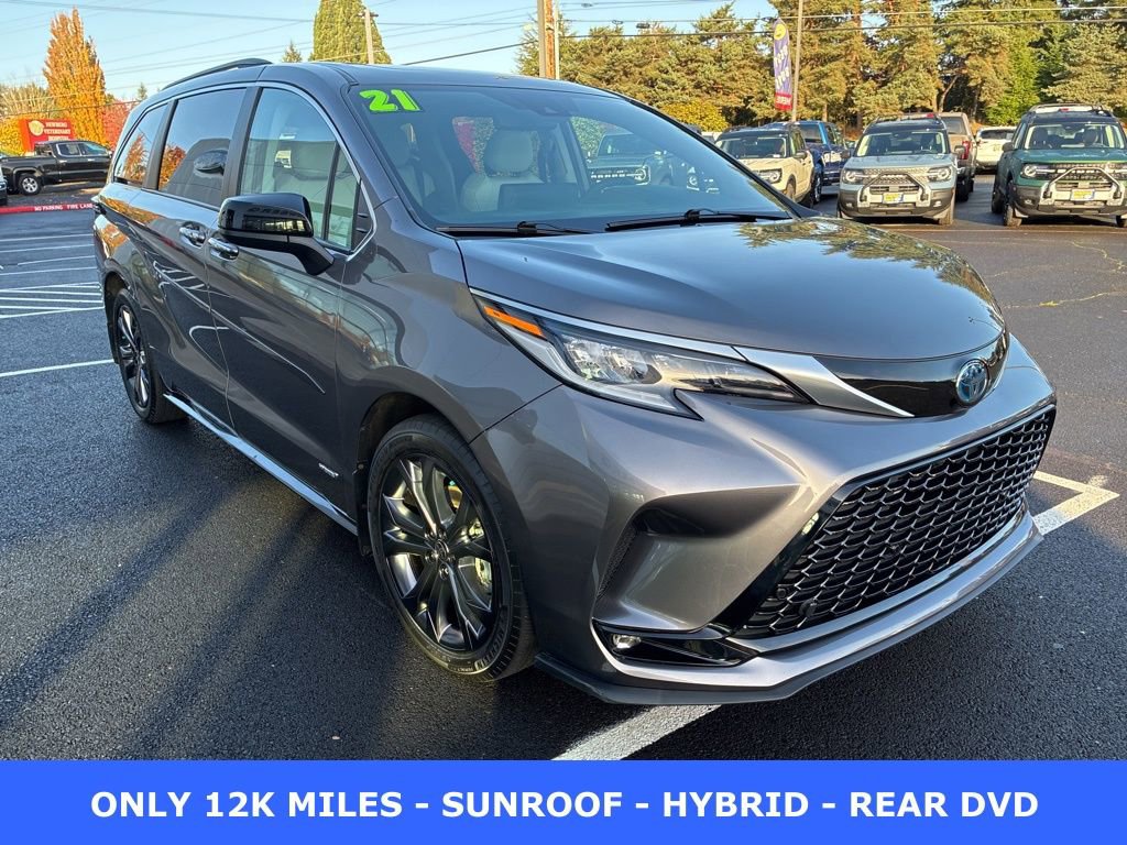 Used 2021 Toyota Sienna XSE image 1