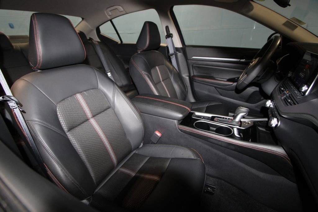 Used 2024 Nissan Altima 2.5 SR image 19