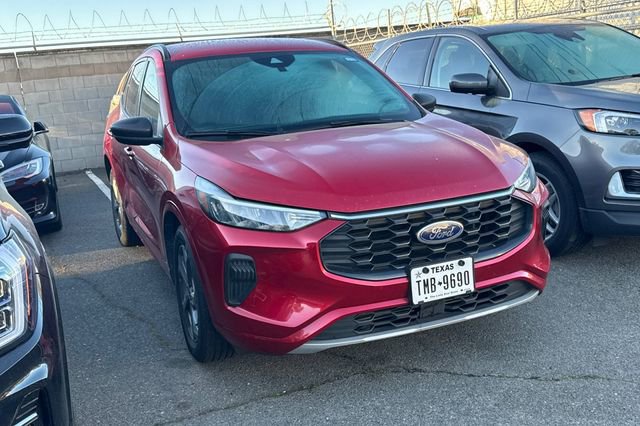Used 2024 Ford Escape ST-Line image 2