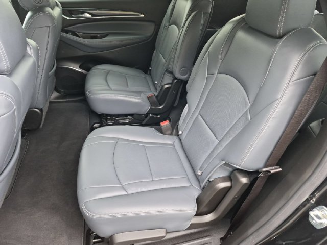 Used 2024 Buick Enclave Essence AWD/4WD image 17