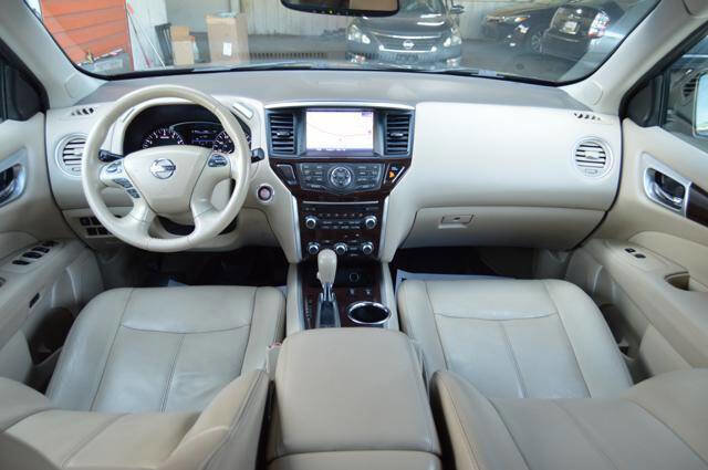 Used 2014 Nissan Pathfinder SL w/ SL Tech Package image 16
