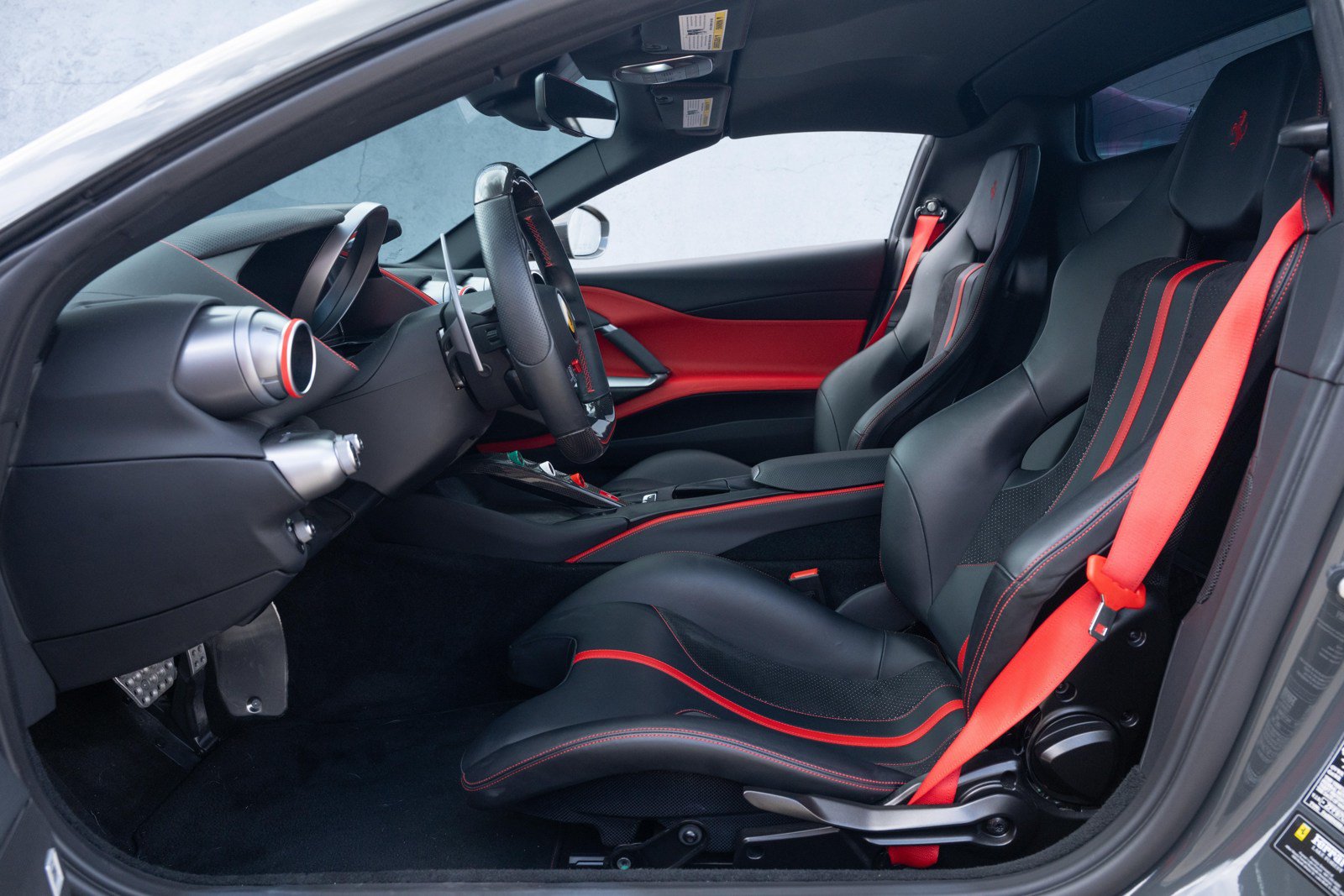 Used 2021 Ferrari 812 GTS RWD image 30