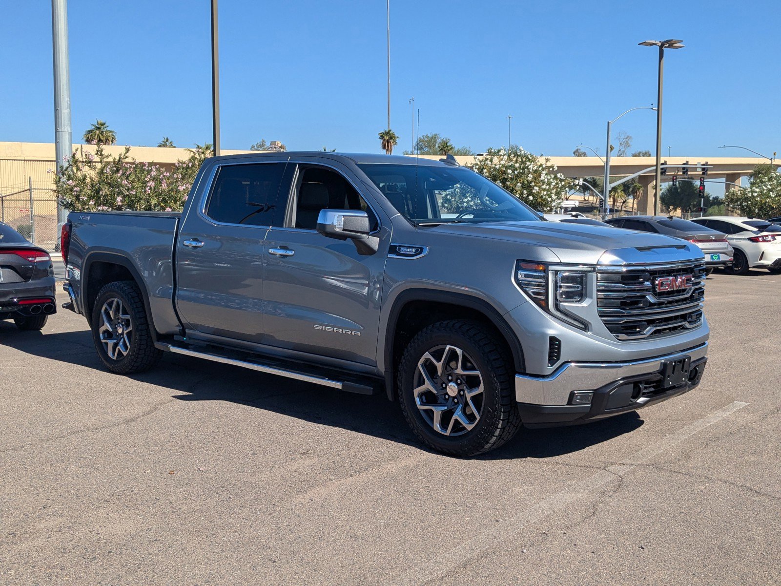 Used 2023 GMC Sierra 1500 SLT w/ SLT Premium Package image 8