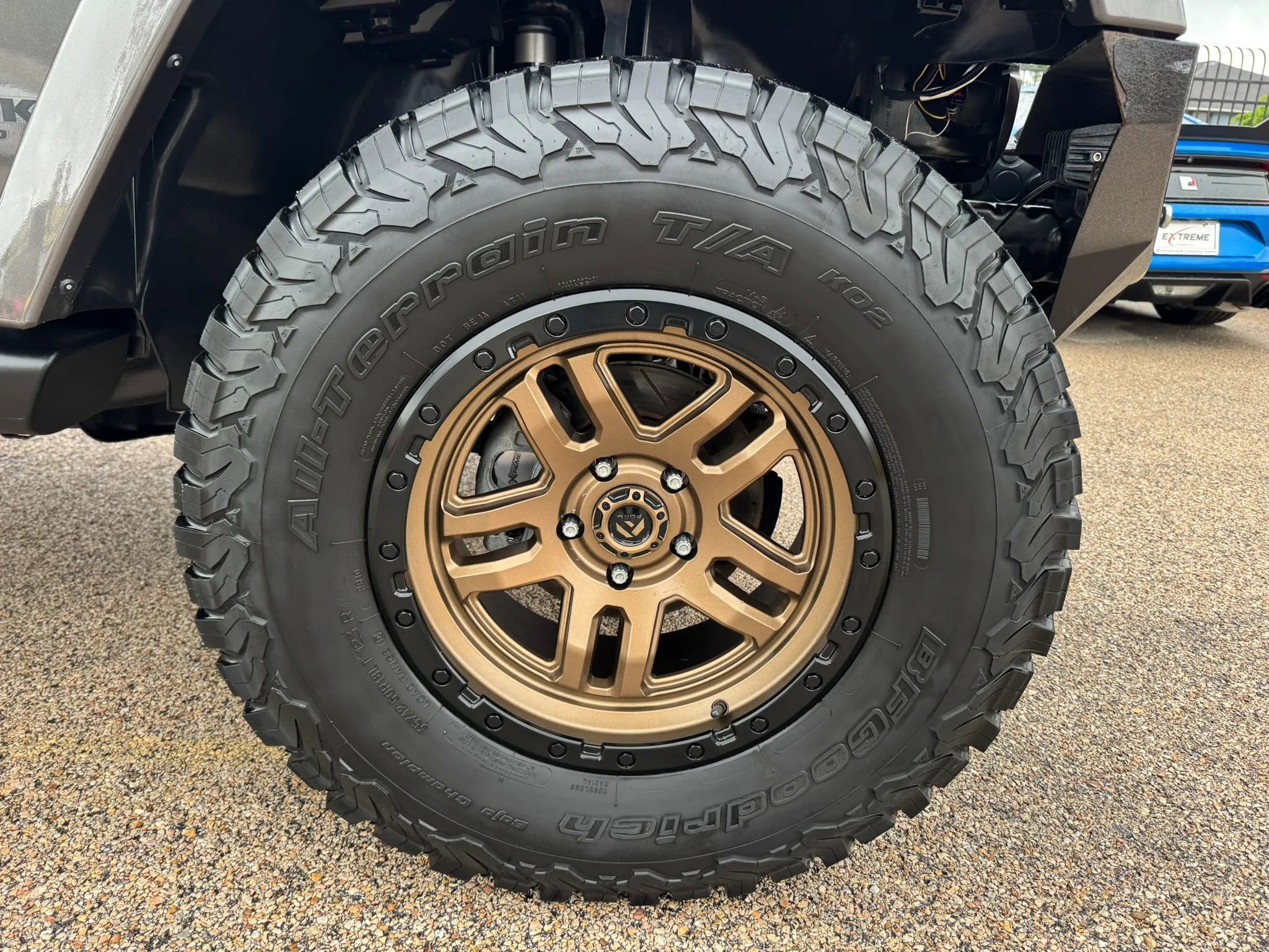 Used 2018 Jeep Wrangler Unlimited Sahara AWD/4WD image 14
