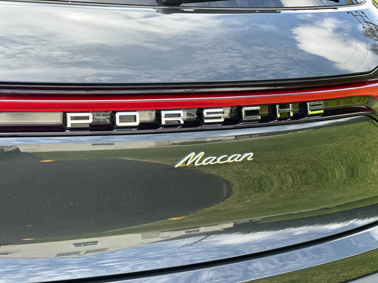 New 2026 Porsche Macan AWD/4WD image 32