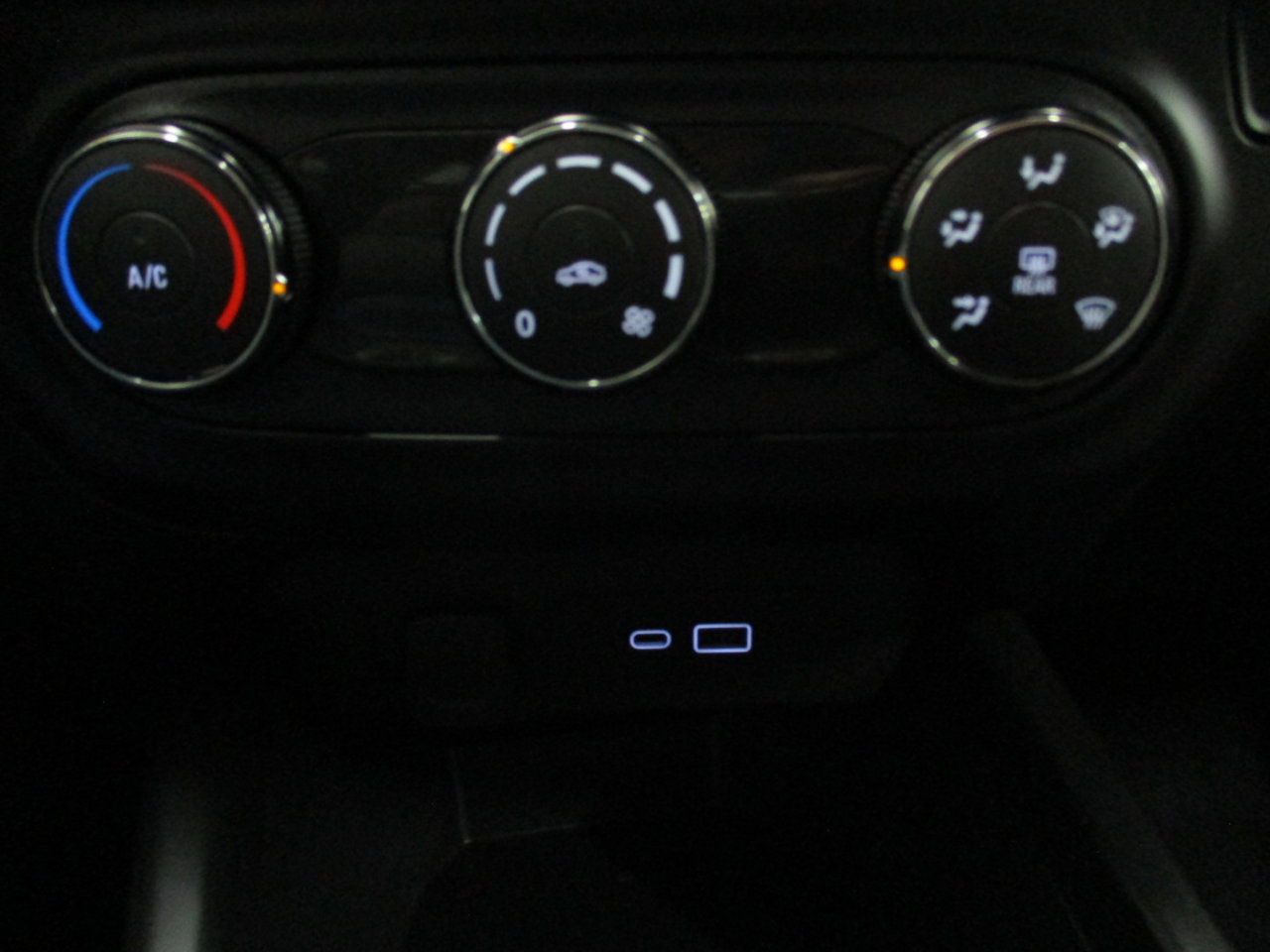 Used 2024 Chevrolet Trax LS image 21