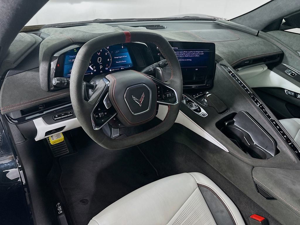 Used 2023 Chevrolet Corvette Stingray Premium Conv w/ Z51 Performance Package image 28