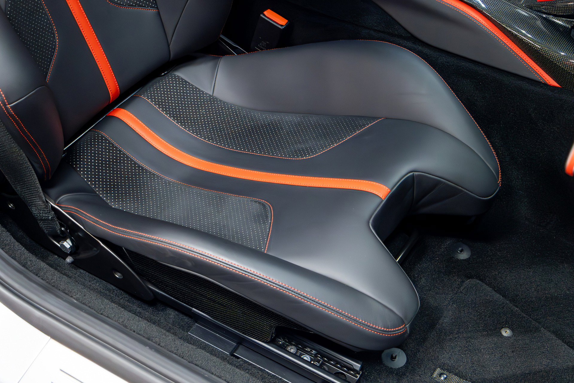 Used 2018 Ferrari 812 Superfast RWD image 28
