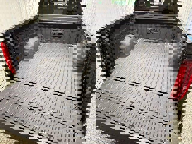 Used 2023 GMC Sierra 1500 SLT w/ SLT Premium Package image 14