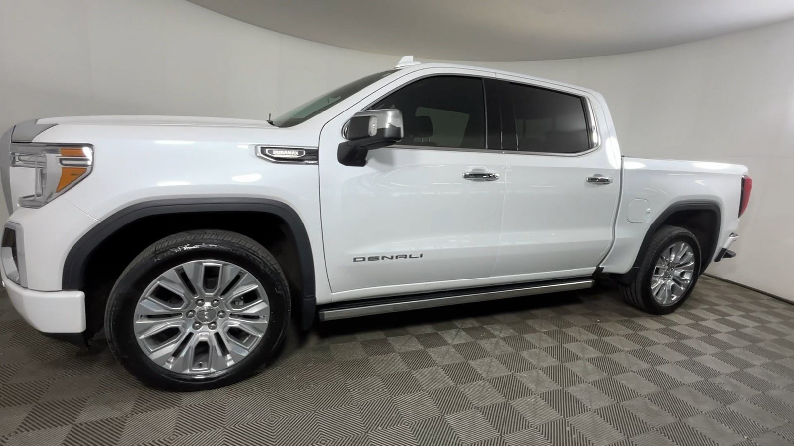 Used 2021 GMC Sierra 1500 Denali w/ Denali Ultimate Package AWD/4WD image 16