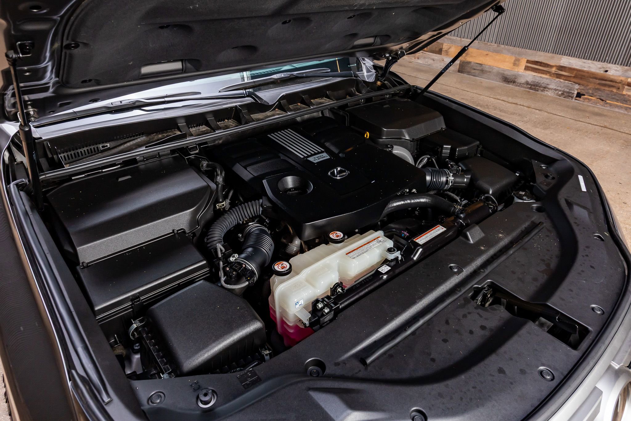 Used 2024 Lexus LX 600 4WD w/ Luxury Package image 41