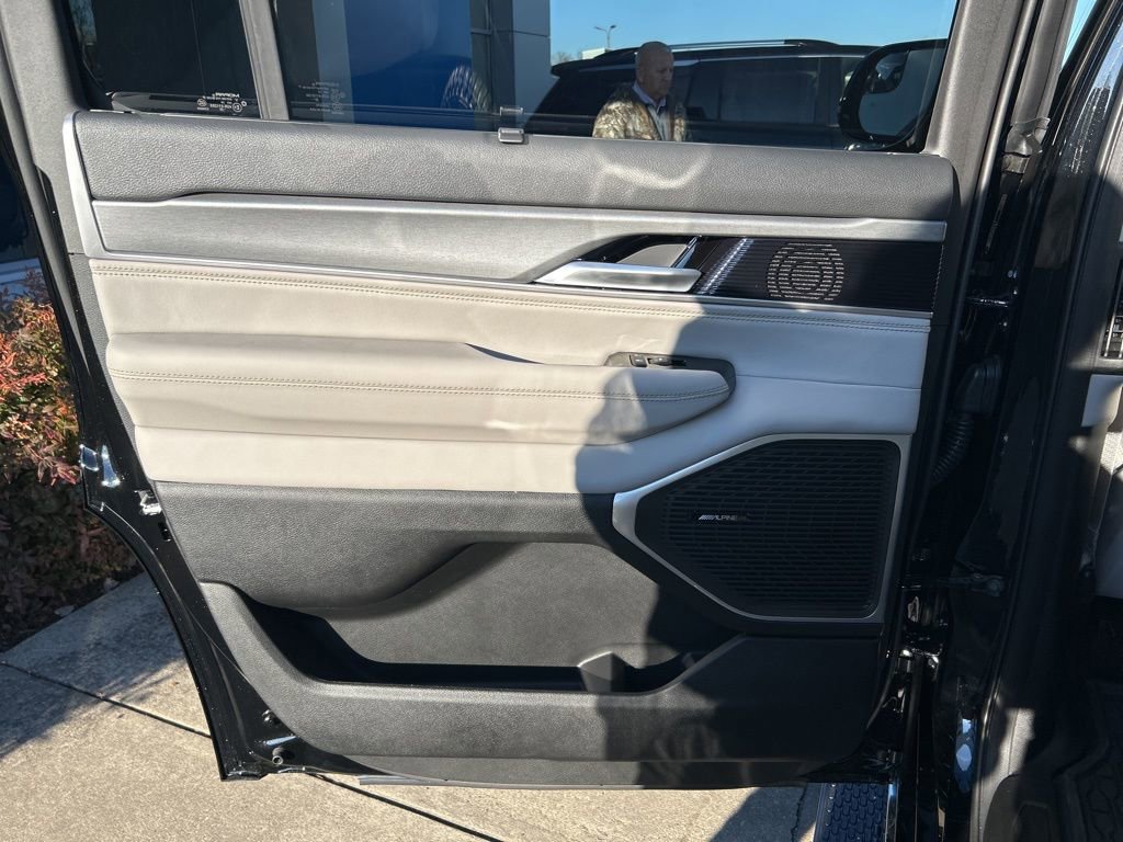 New 2025 Jeep Wagoneer Series II w/ Convenience Group I image 11