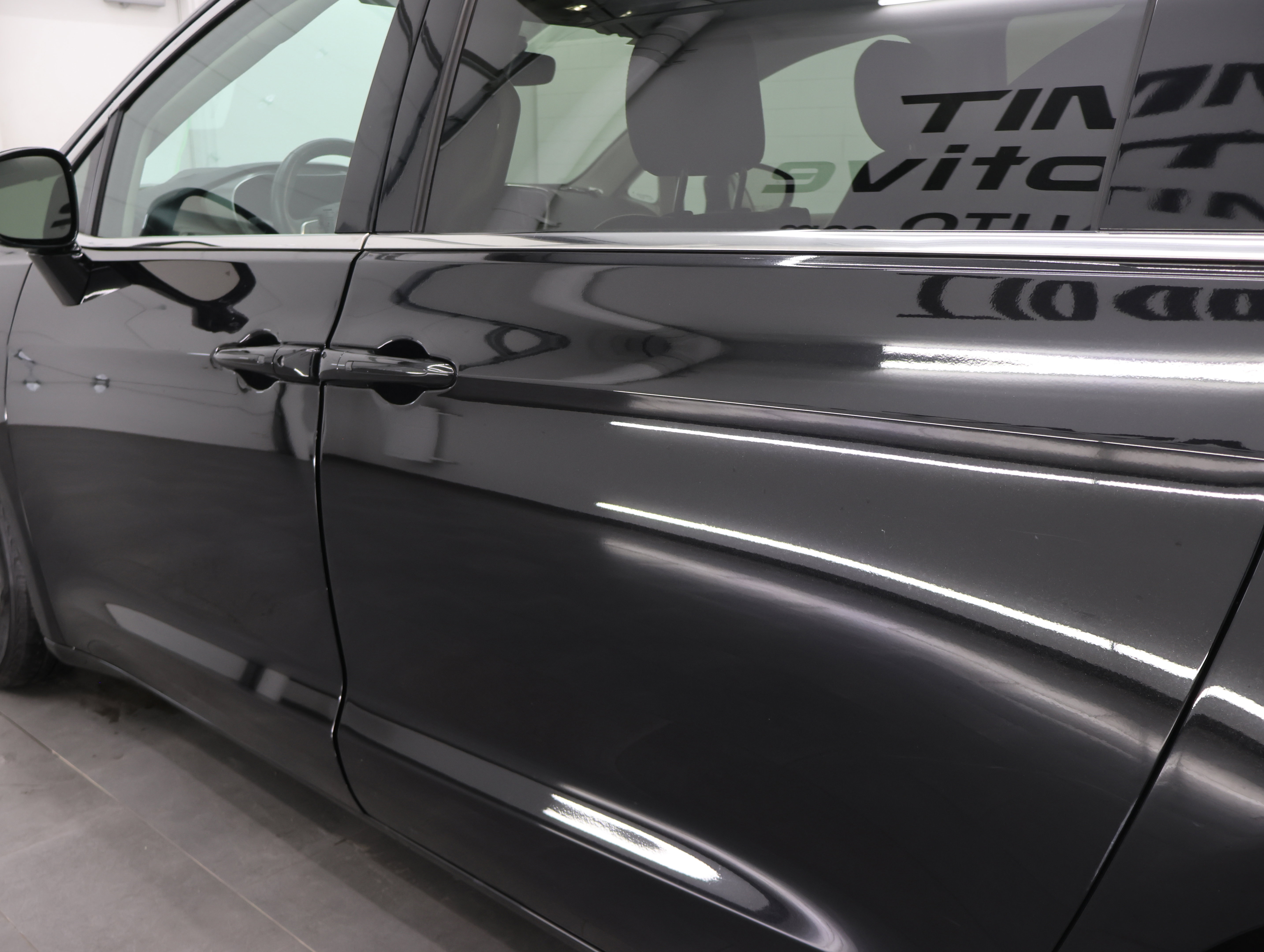 Used 2024 Chrysler Pacifica Touring-L FWD image 33