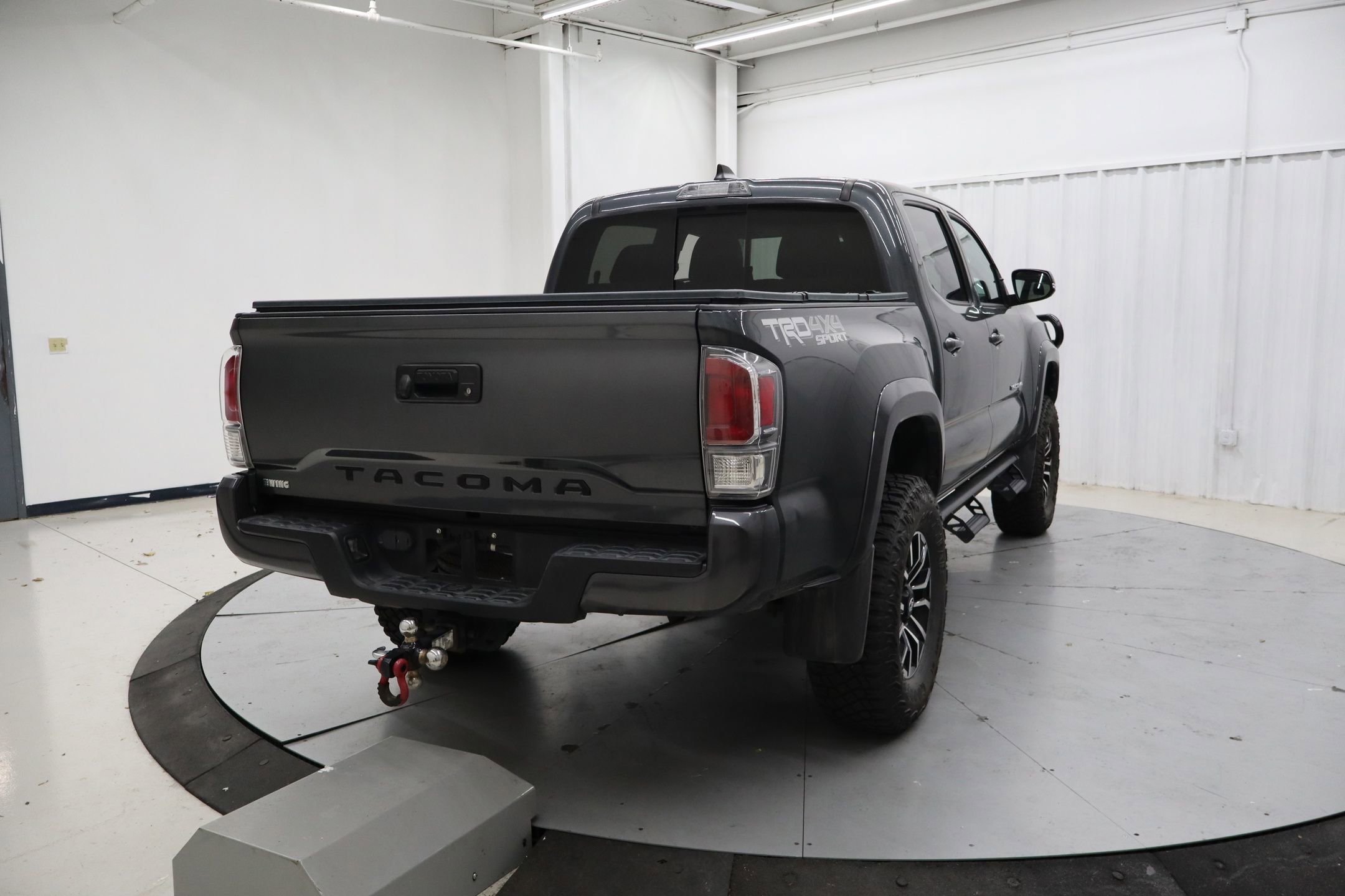 Used 2021 Toyota Tacoma TRD Sport image 4