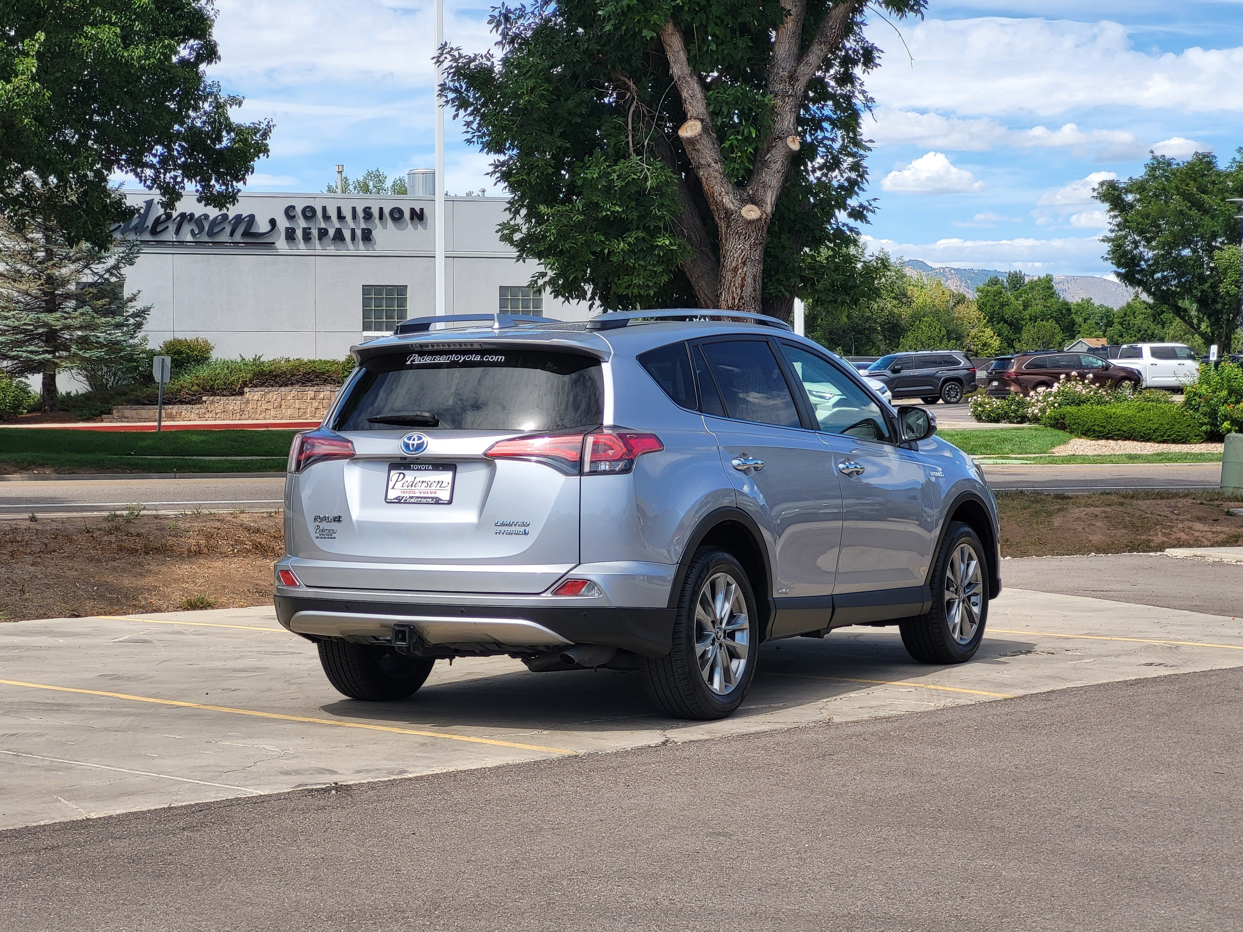 Certified 2018 Toyota RAV4 Limited w/ Advanced Technology Package AWD/4WD image 3