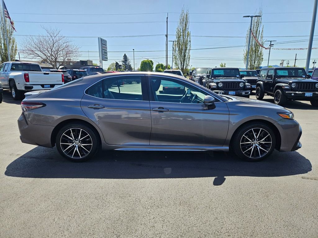 Used 2024 Toyota Camry SE FWD image 7
