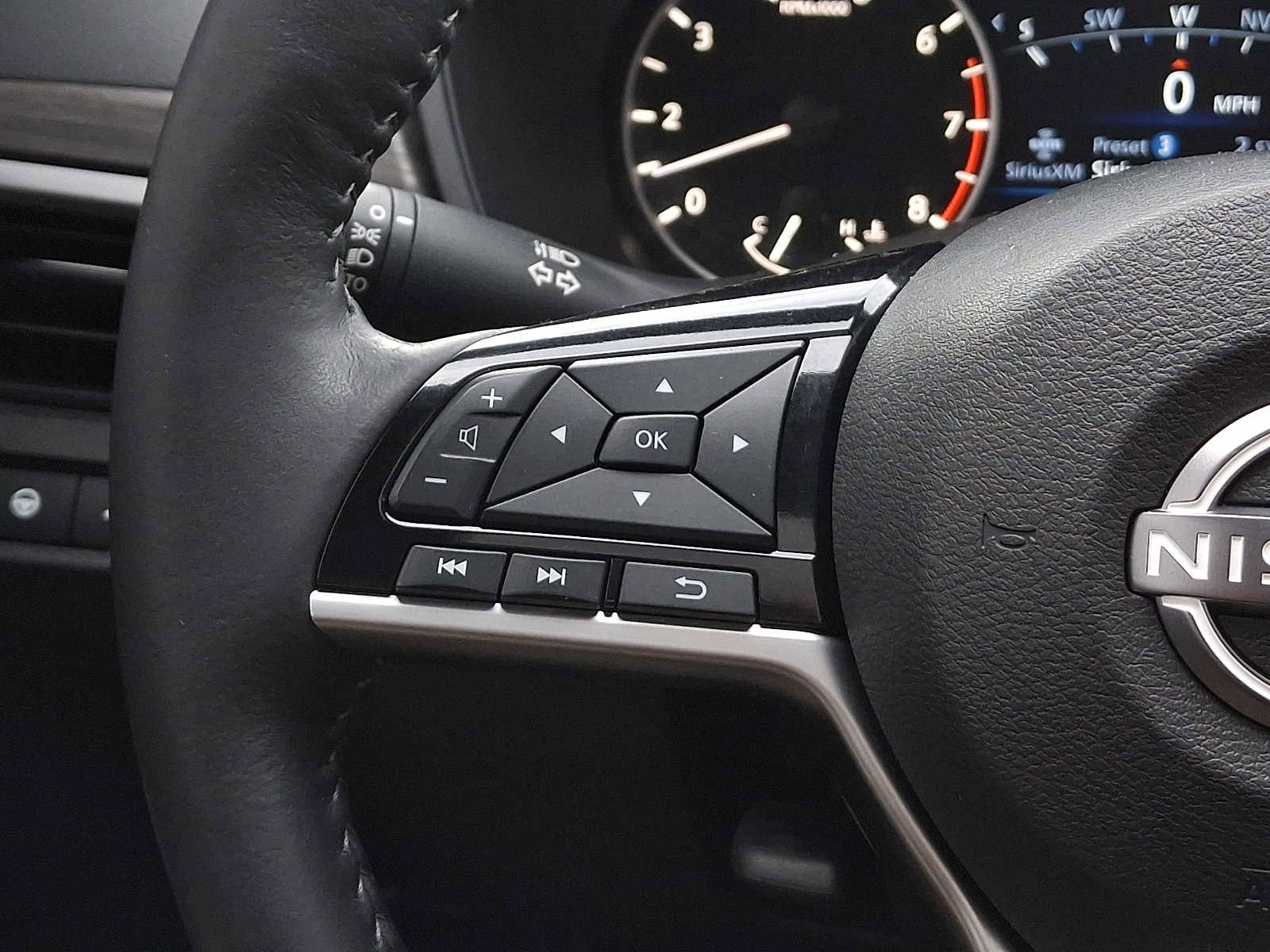 Used 2024 Nissan Altima 2.5 SL FWD image 23