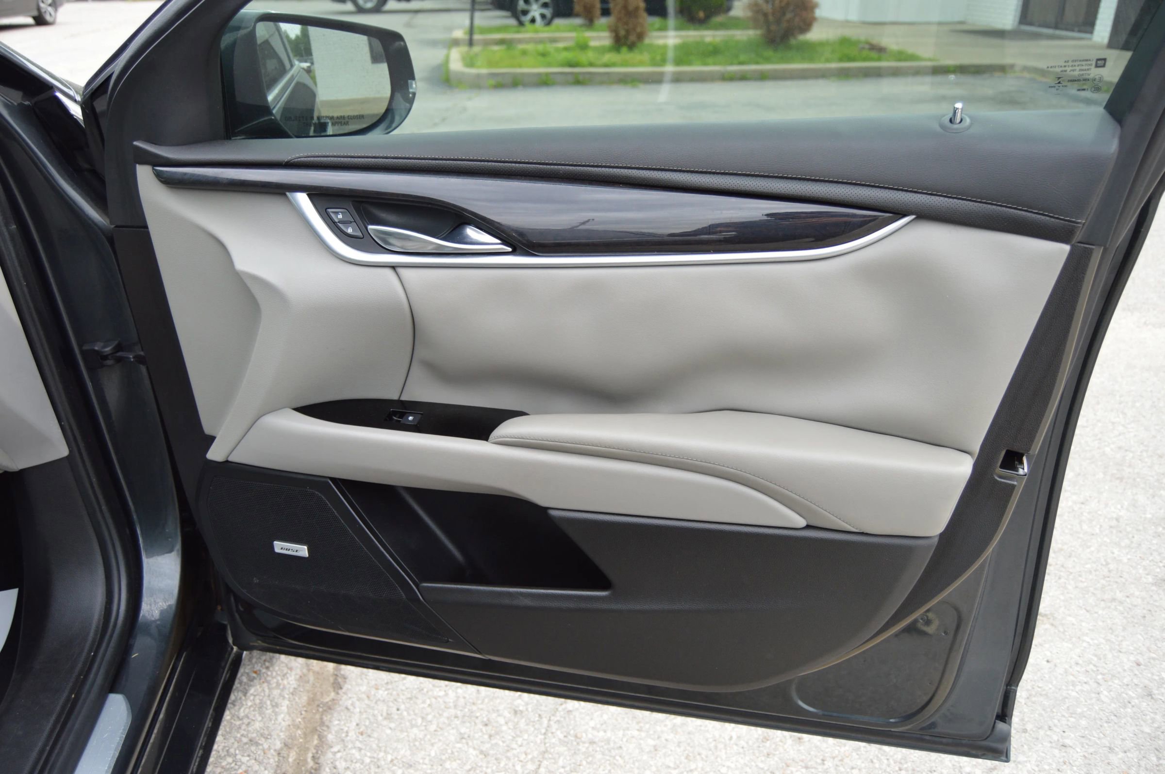 Used 2013 Cadillac XTS Luxury w/ Driver Awareness Package FWD image 23