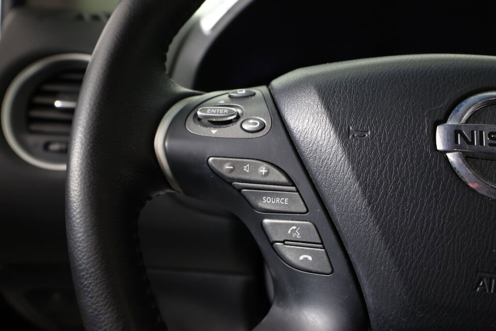 Used 2014 Nissan Pathfinder SL image 33