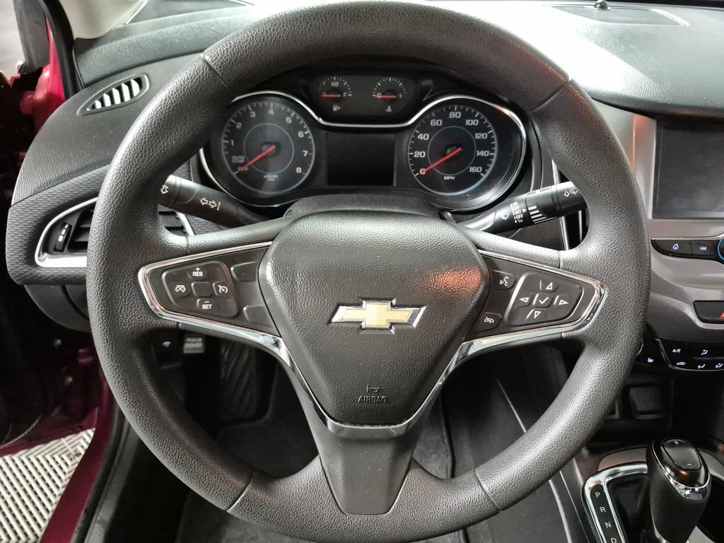 Used 2017 Chevrolet Cruze LT w/ Convenience Package FWD image 11