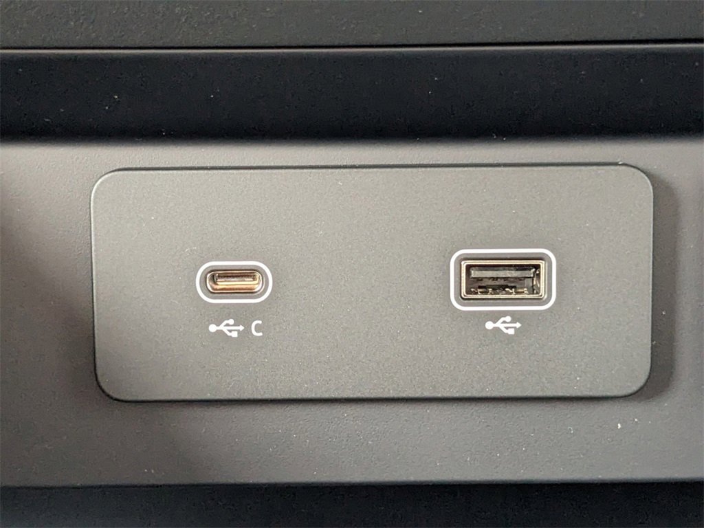 New 2024 Land Rover Defender 130 X image 25