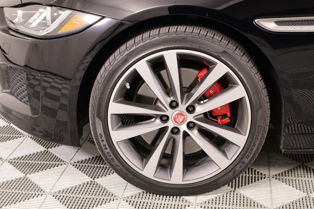 Used 2019 Jaguar XE S image 19