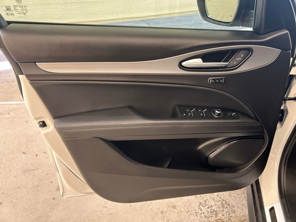 New 2025 Alfa Romeo Stelvio Sprint w/ Convenience Package image 28