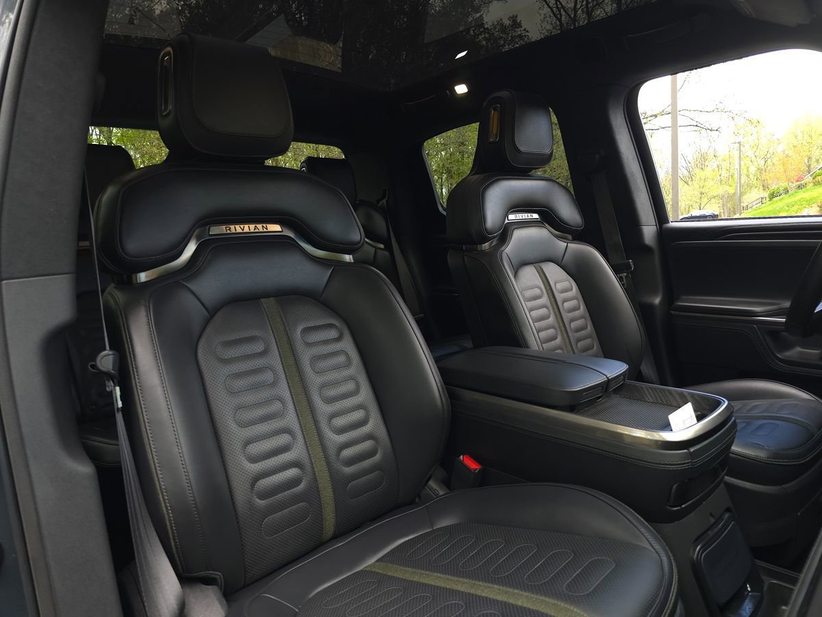 Used 2024 Rivian R1T Adventure AWD/4WD image 20