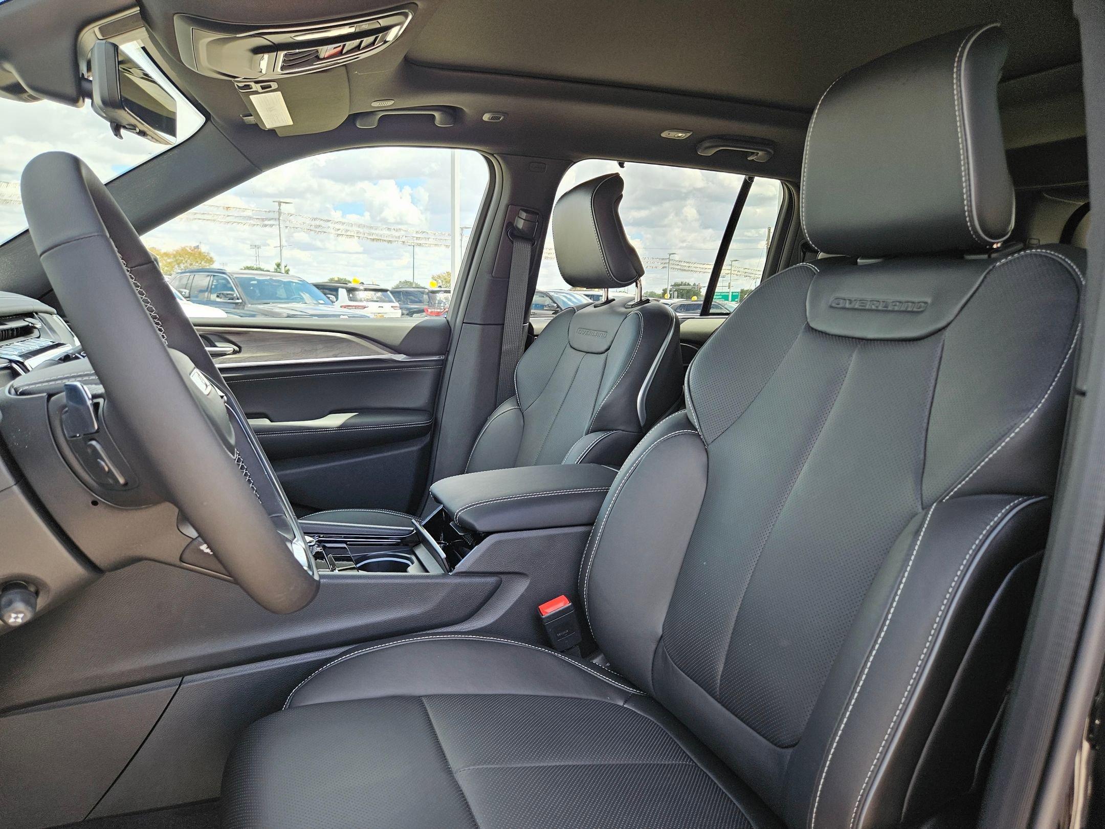 New 2025 Jeep Grand Cherokee Overland w/ Luxury Tech Group IV image 12