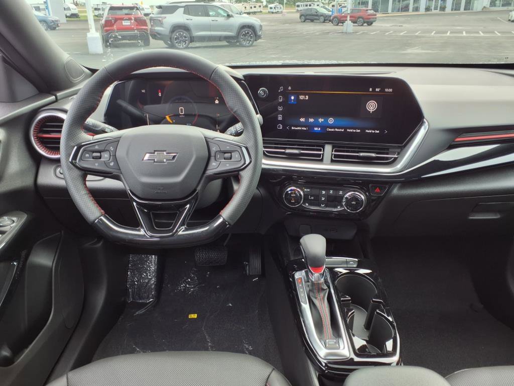 New 2025 Chevrolet Trax RS w/ Sunroof Package FWD image 18