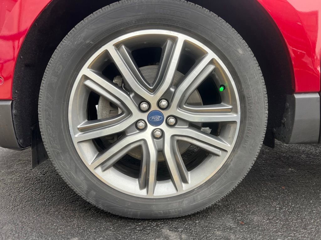 Used 2019 Ford Edge Titanium w/ Equipment Group 301A image 30