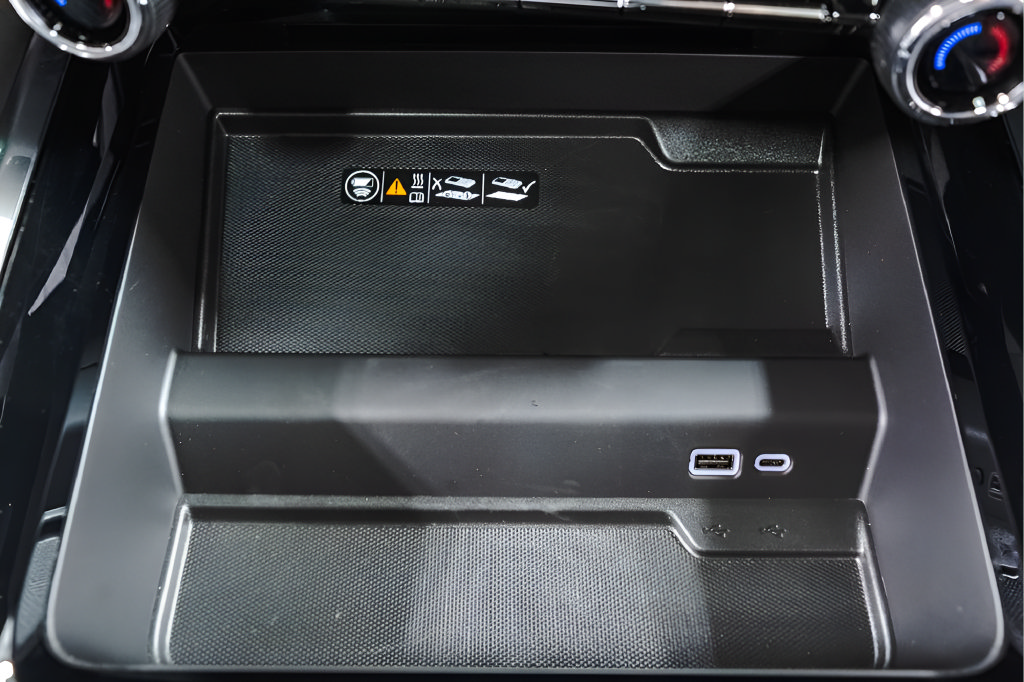 New 2026 Chevrolet Tahoe Premier w/ Sun And Tow Package AWD/4WD image 15