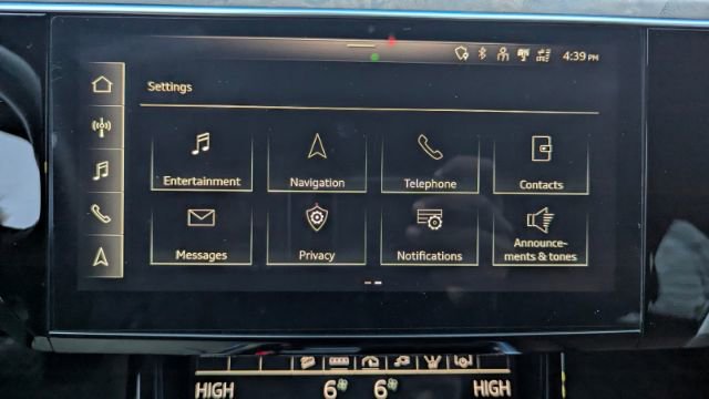 Used 2021 Audi e-tron Prestige image 34