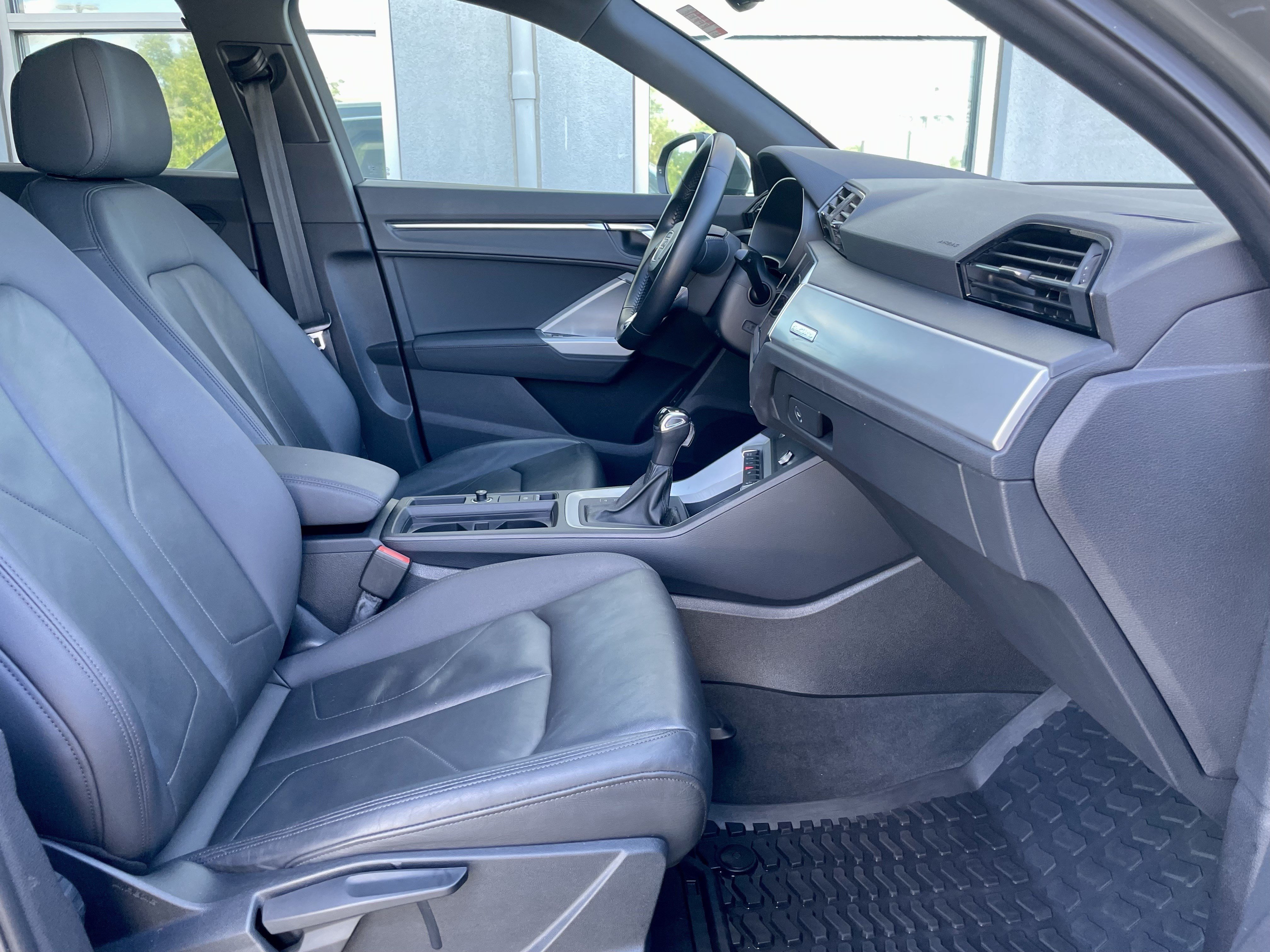 Used 2020 Audi Q3 2.0T Premium w/ Convenience Package AWD/4WD image 15