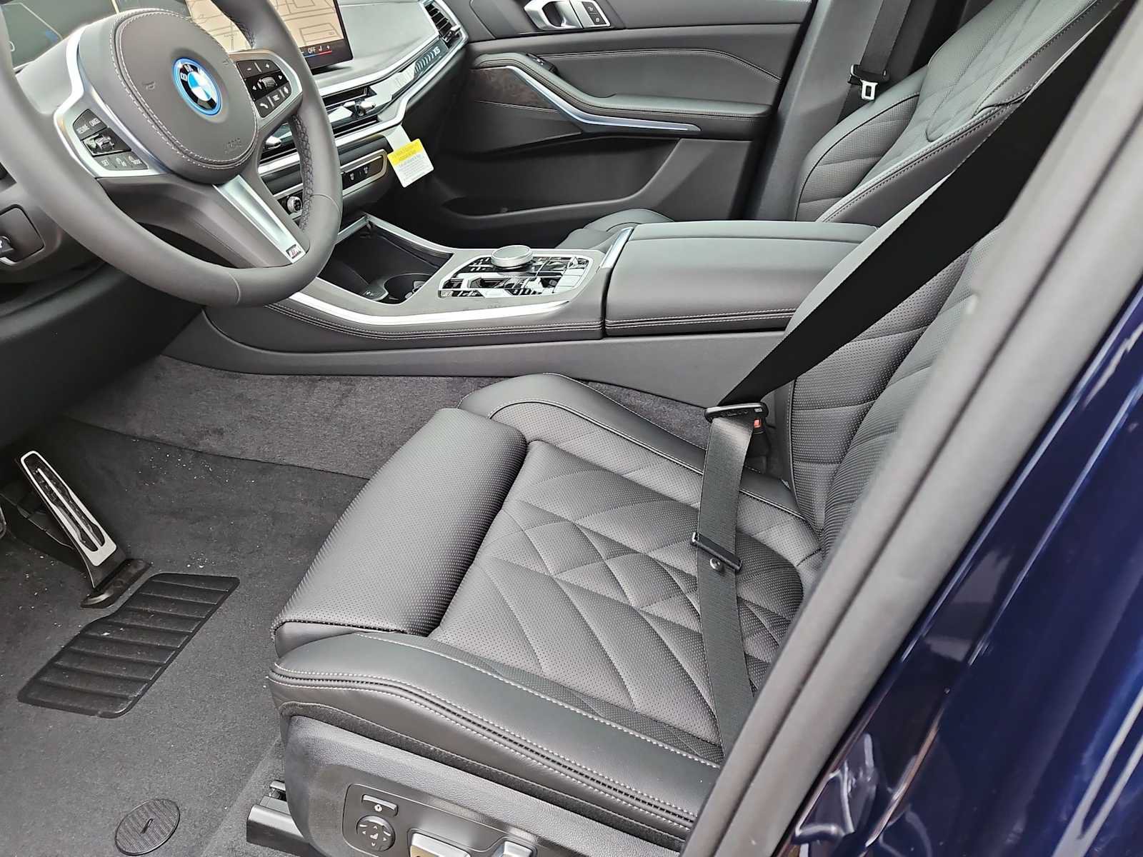Used 2026 BMW X5 xDrive50e AWD/4WD image 16