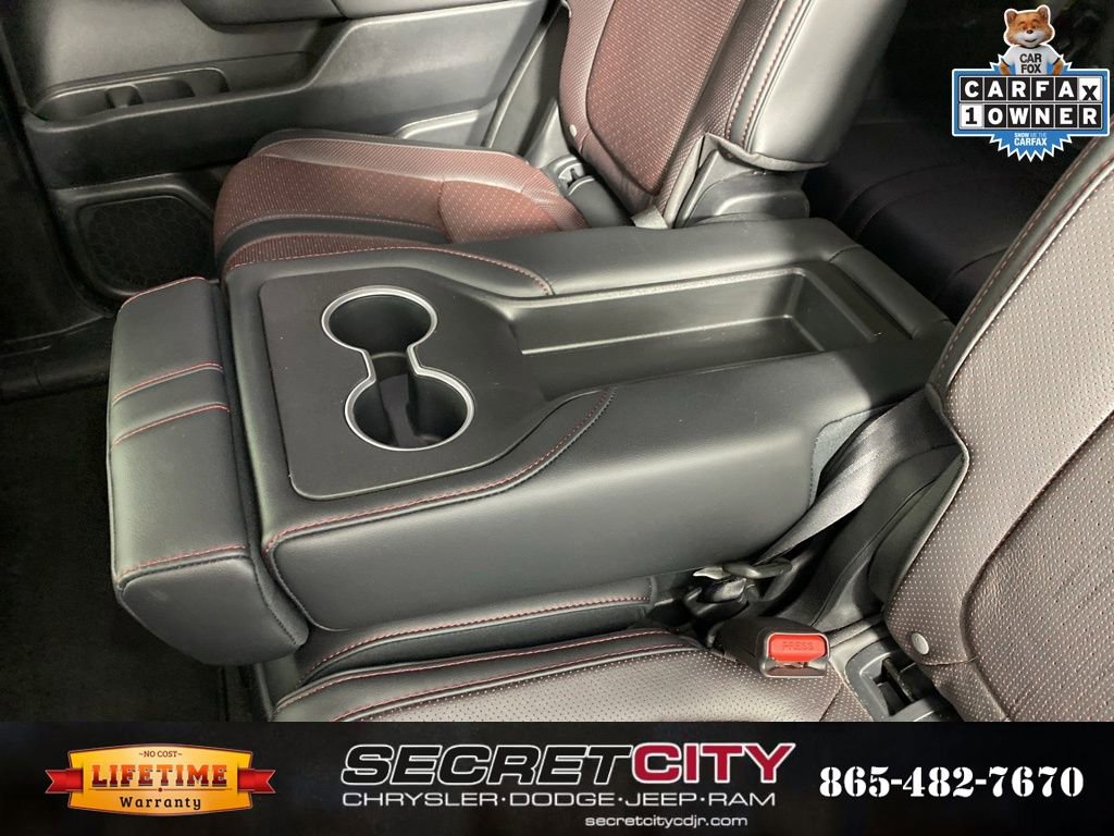 Used 2025 Honda Pilot Black Edition image 27