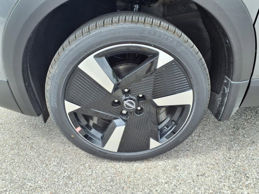 New 2025 Nissan Kicks SR AWD/4WD image 10