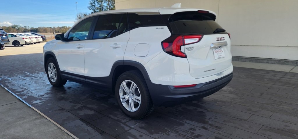 Used 2024 GMC Terrain SLE image 8