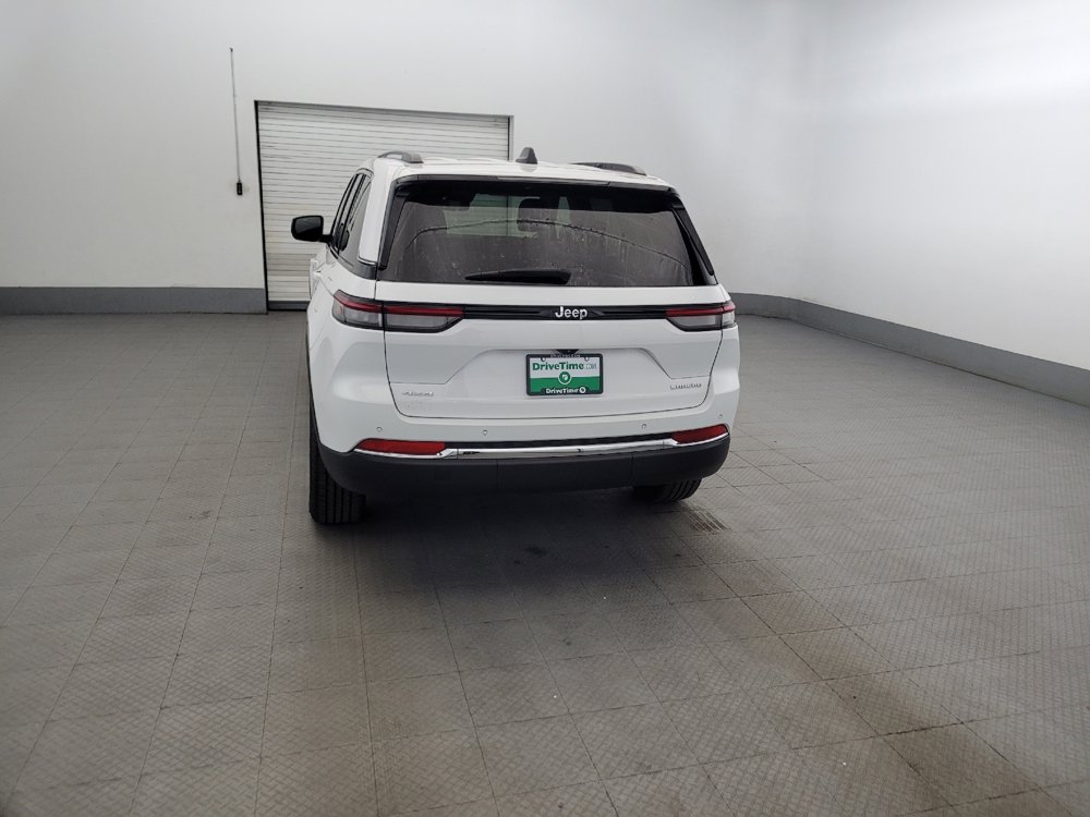Used 2023 Jeep Grand Cherokee Laredo w/ Luxury Tech Group I AWD/4WD image 6