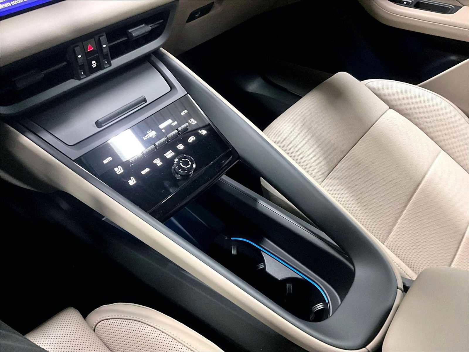 Used 2025 Porsche Macan Electric image 20