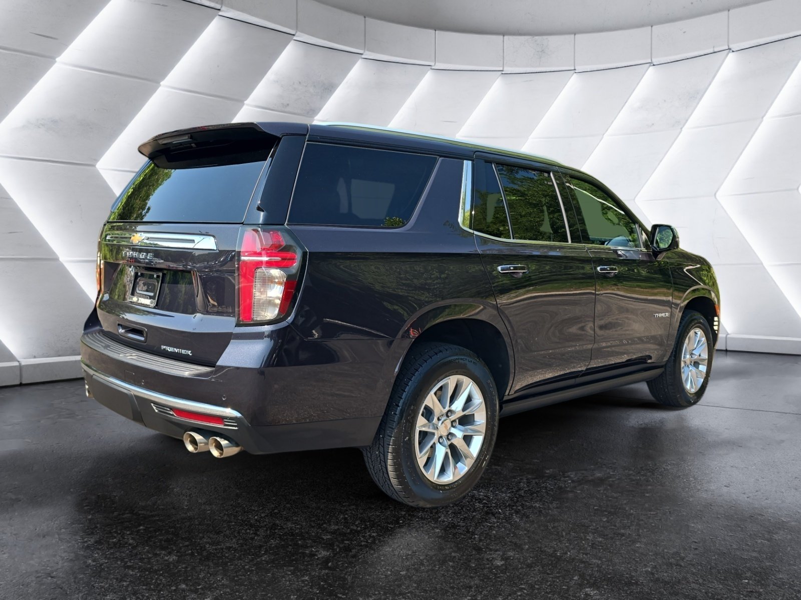 Used 2024 Chevrolet Tahoe Premier AWD/4WD image 5