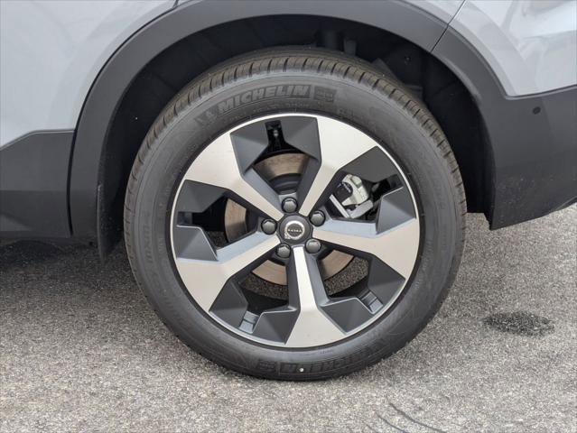 New 2026 Volvo XC40 B5 Plus w/ Protection Package Premier AWD/4WD image 6