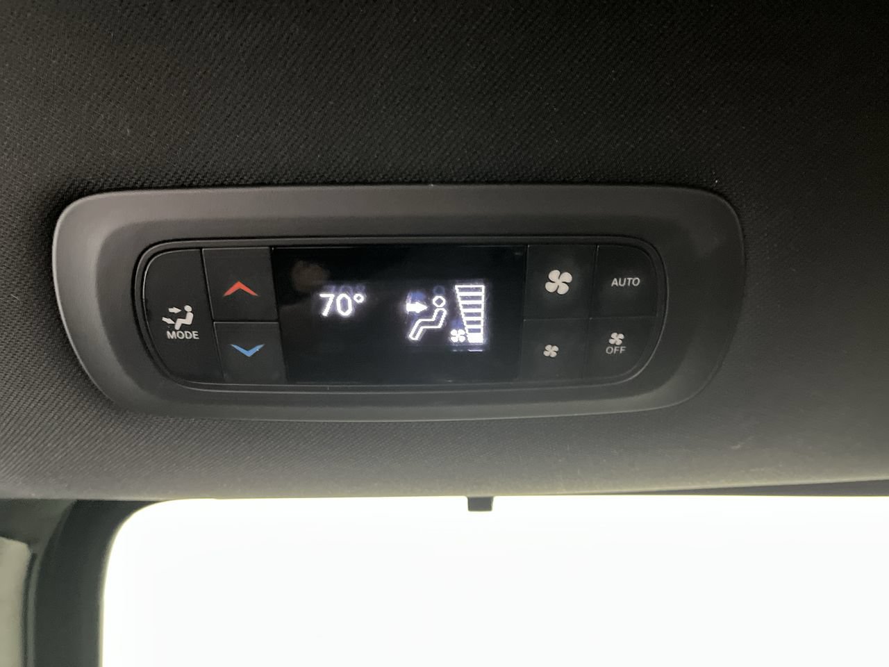 Used 2025 Chrysler Pacifica Select FWD image 12