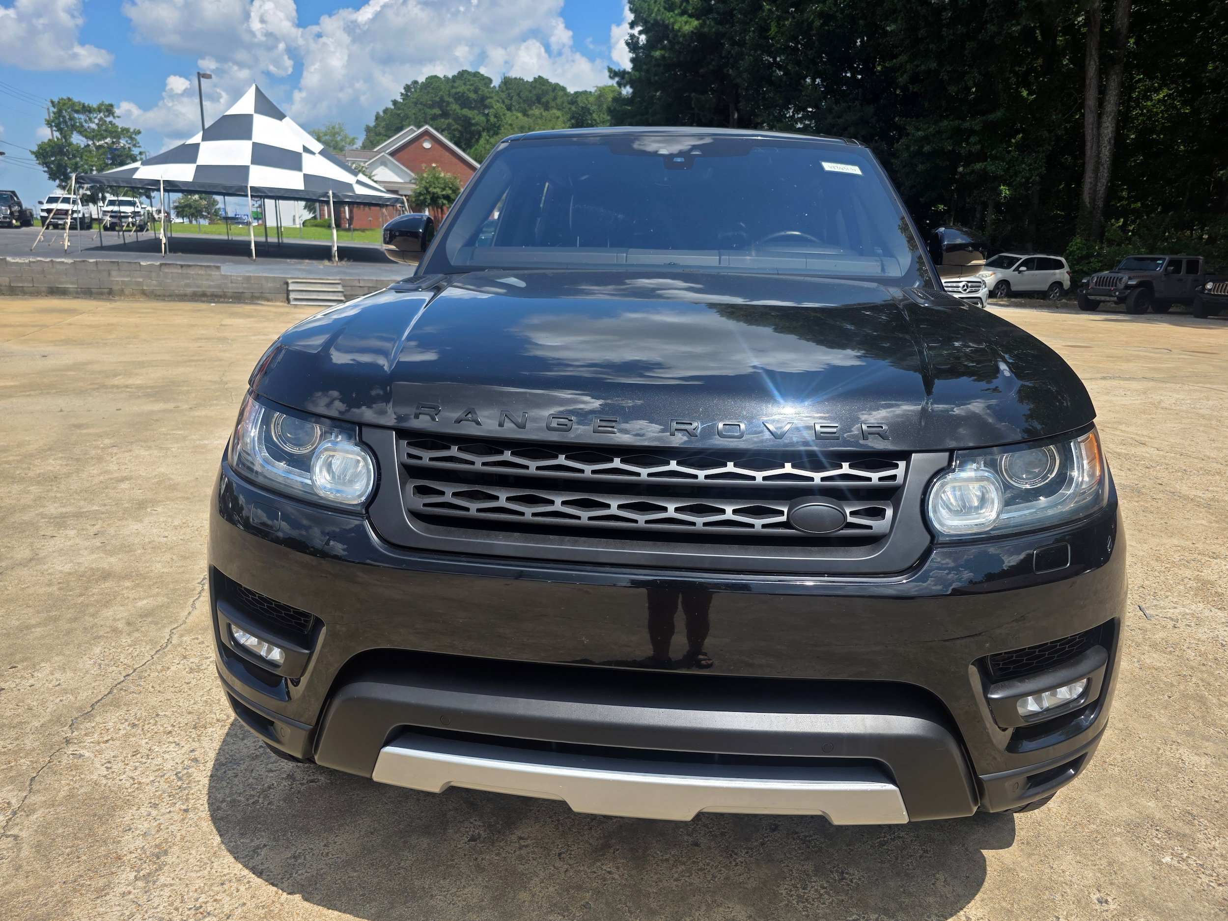 Used 2017 Land Rover Range Rover Sport HSE AWD/4WD image 2