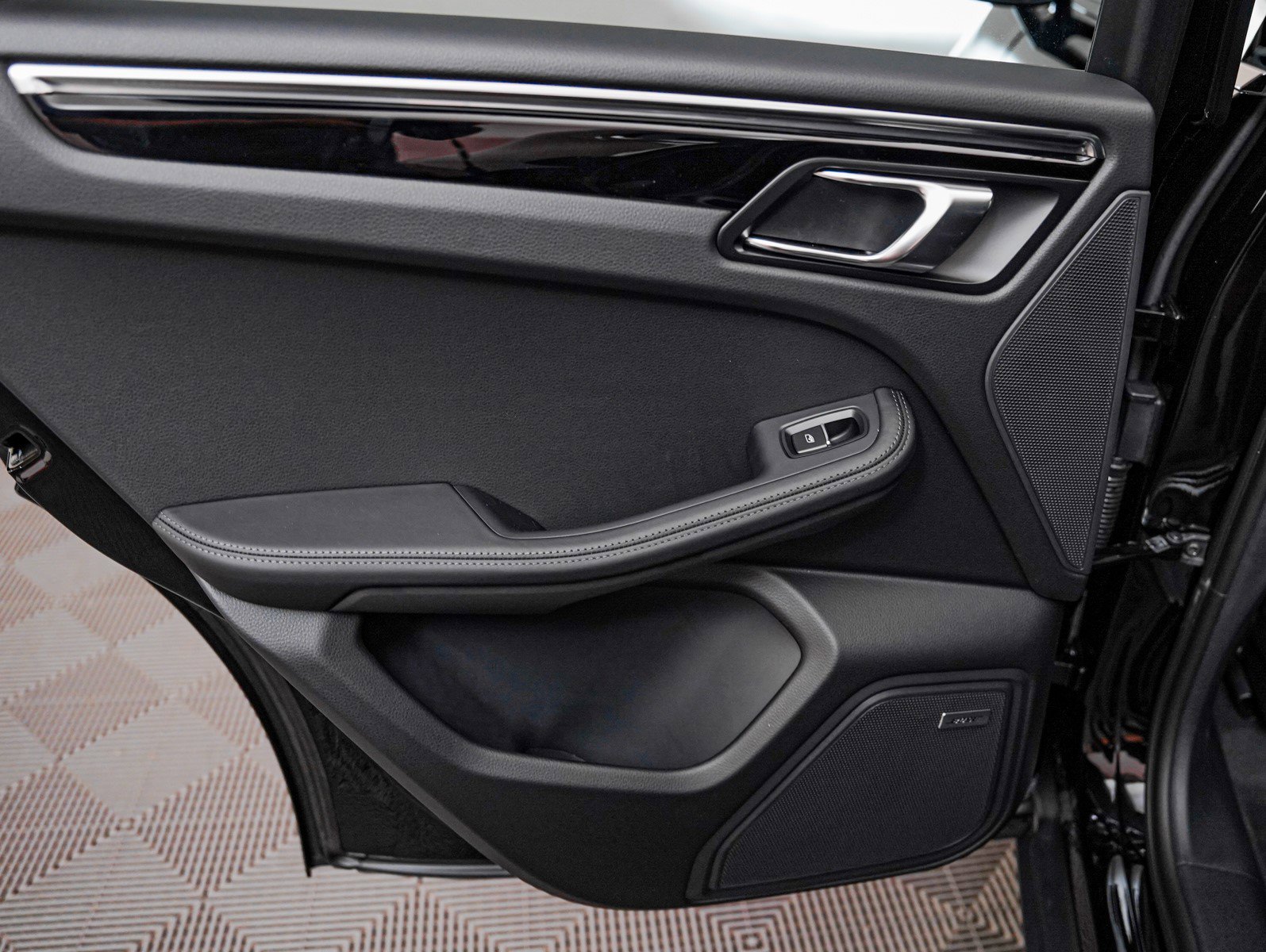 New 2026 Porsche Macan S image 27