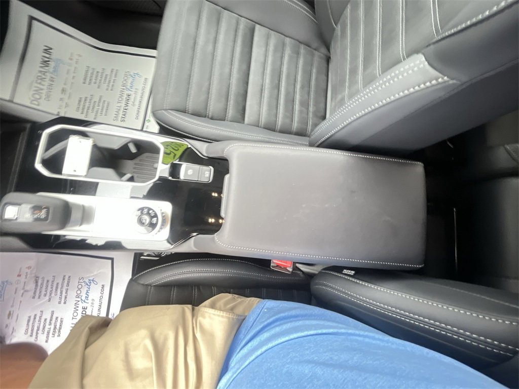 New 2025 Mitsubishi Outlander SE image 21