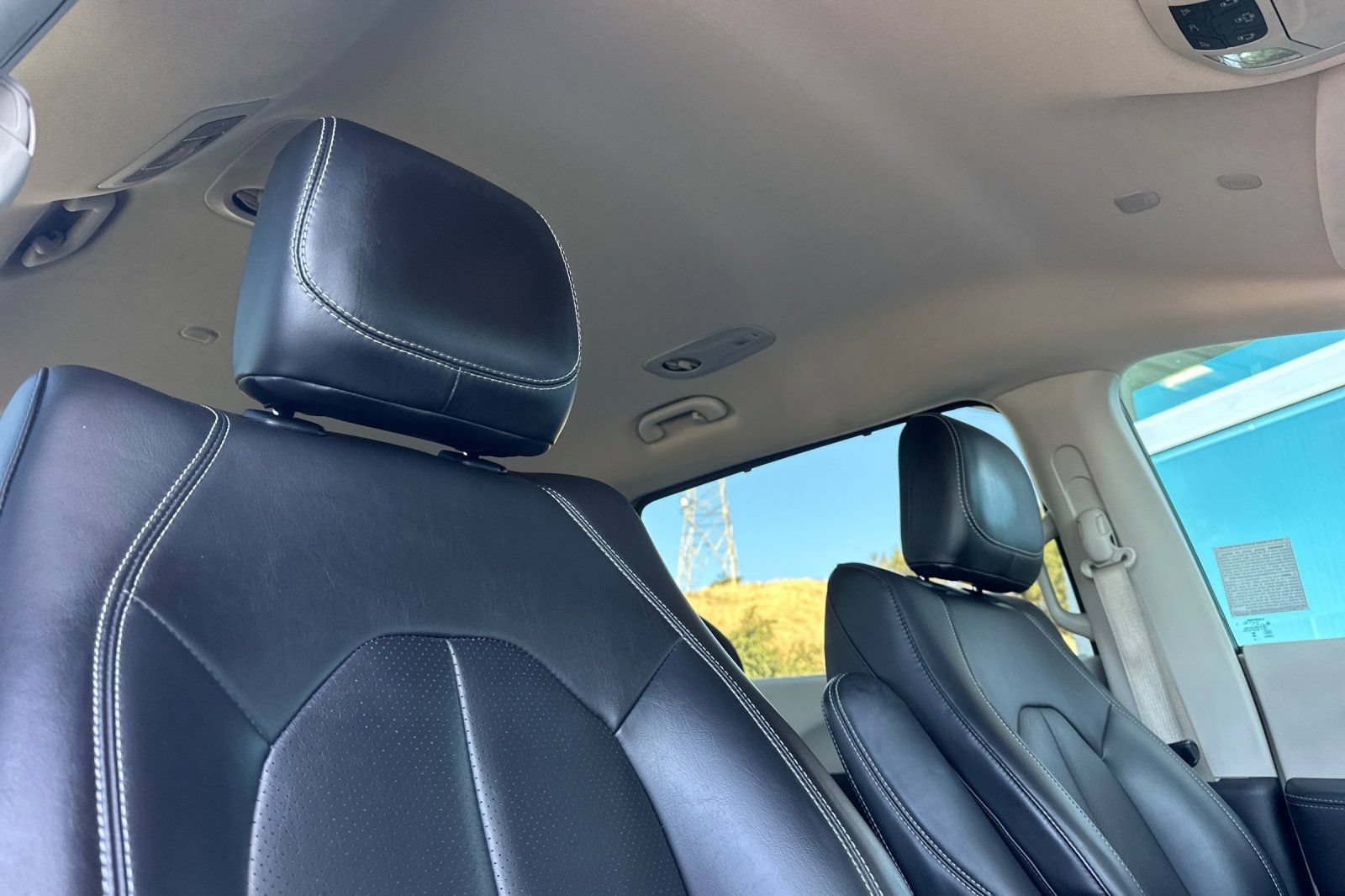 Certified 2023 Chrysler Pacifica Touring-L FWD image 19