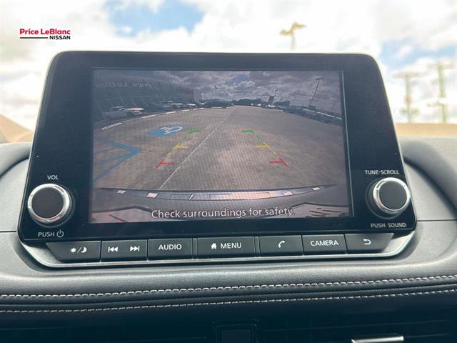 Used 2022 Nissan Rogue SV FWD image 25
