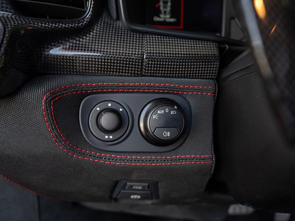 Used 2015 Ferrari 458 Speciale Coupe RWD image 22